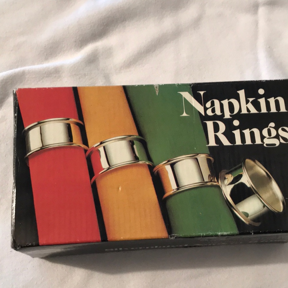 Set of 4 Silverplated napkin Rings by Leonard